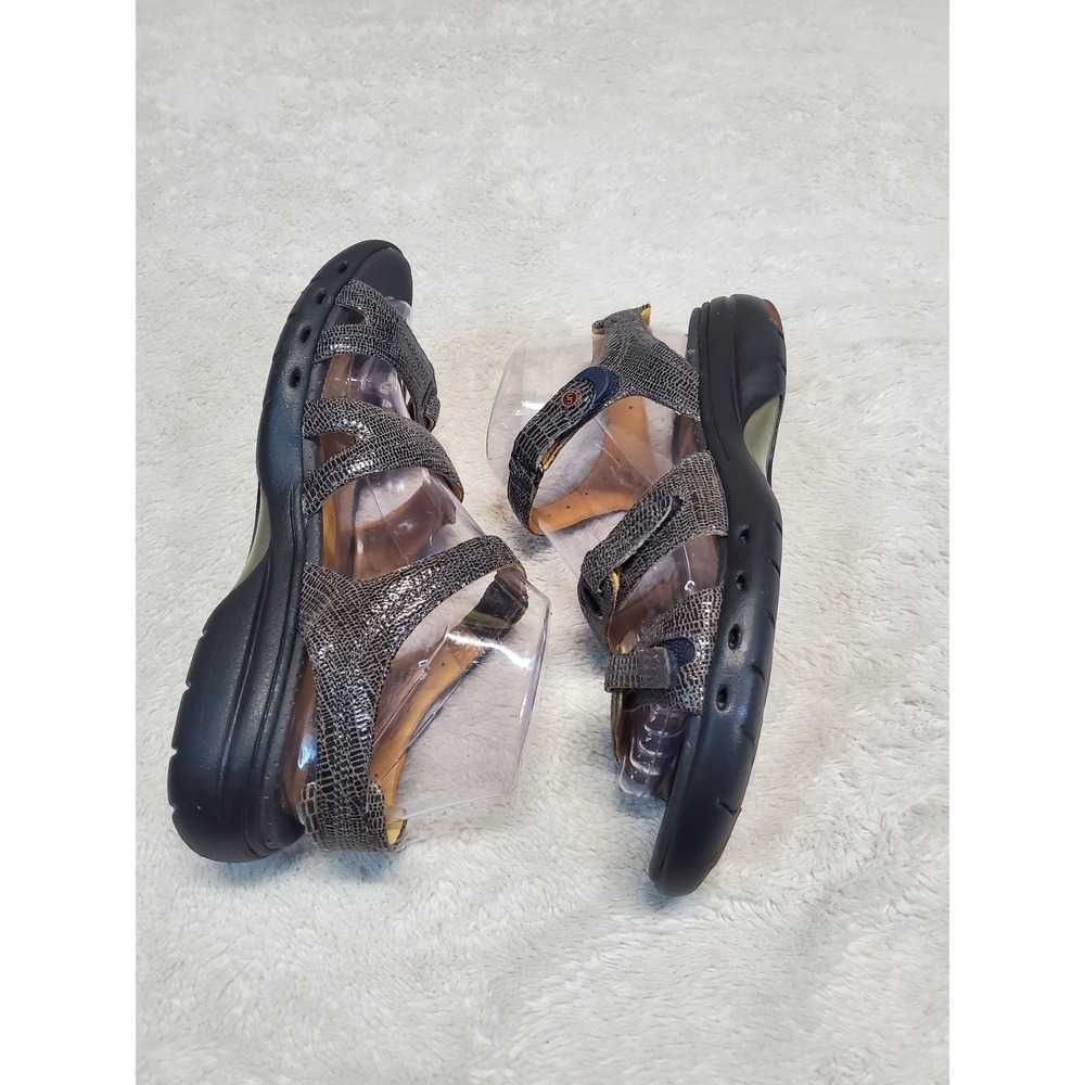 NWOT Clarks Gray Tan Leather Strappy Classic Casual Summer Open Toe Sandals 8 - Picture 4 of 9
